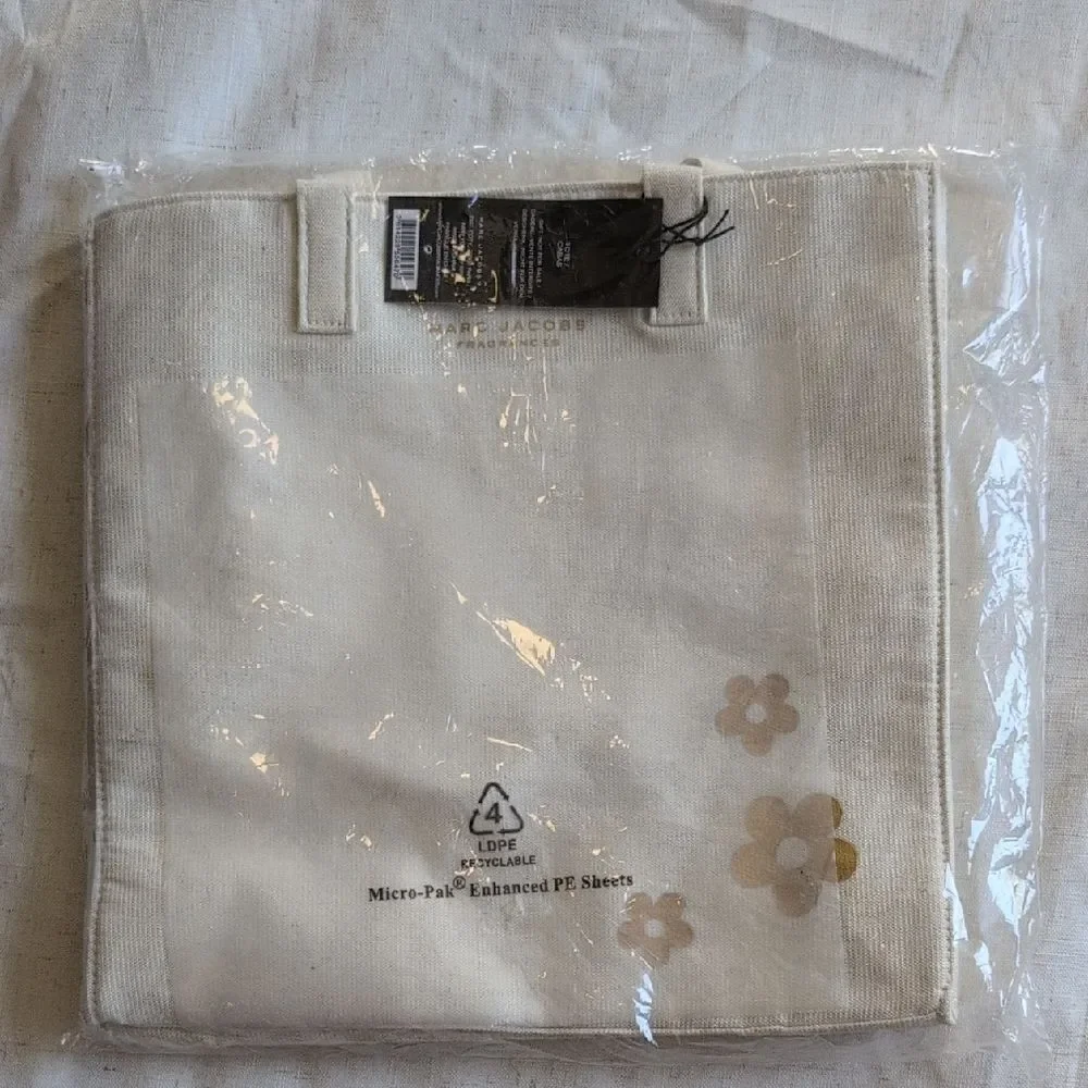 NWT Marc Jacobs Fragrances Limited Edition Cream Tote Bag Gold Daisy